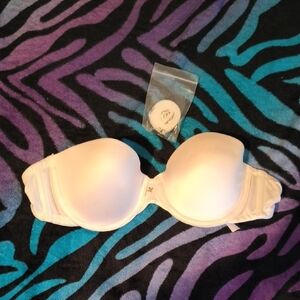 Frederick's of Hollywood | White Strapless Bra